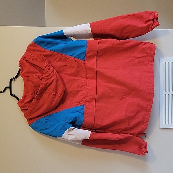 Lightweight Windbreaker - Picture 2 of 7
